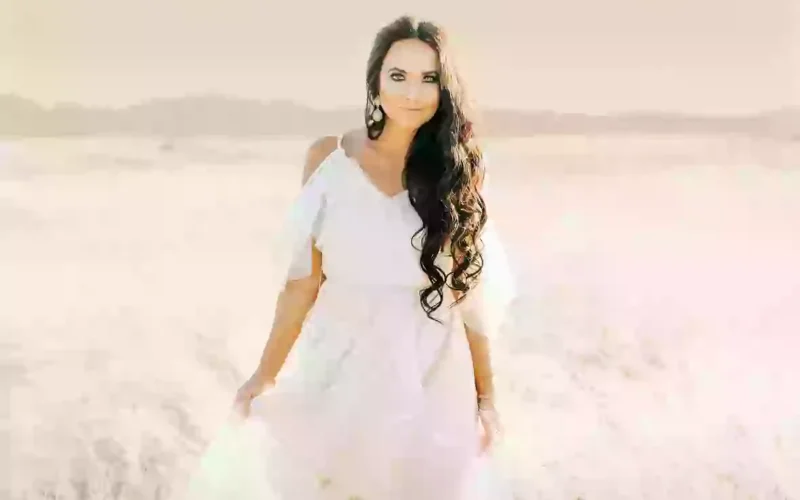 KAYLA BAILEY RELEASES FULL-LENGTH ALBUM “WASTELAND”